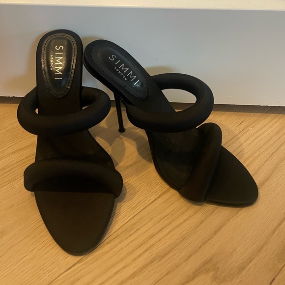 Heels - Picture 2 of 5